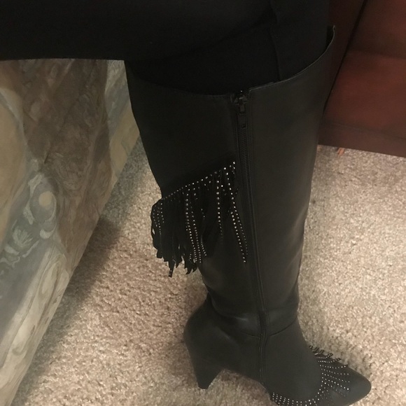 Black knee high faux leather boots with fringe - Picture 6 of 7